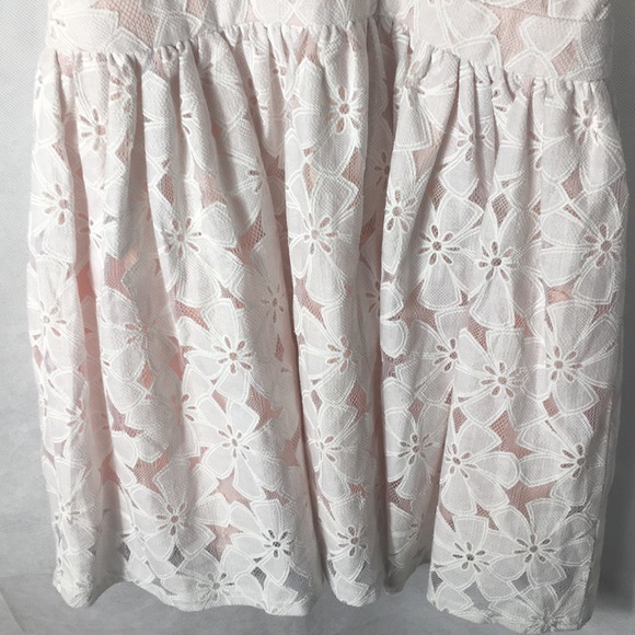 CALS White Floral Dress Size Large - Picture 3 of 5